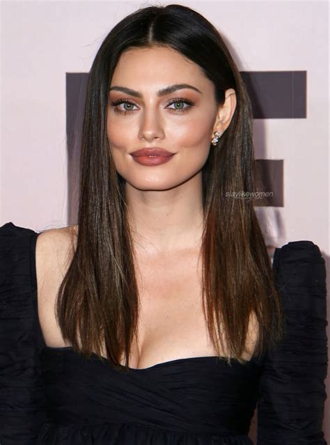 phoebe tonkin face shape.